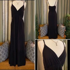 🎉HP🎉 Motherhood Maxi Dress Spaghetti Straps
